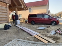 Man kommt jedenfall mit sauberen Schuhen ins Haus