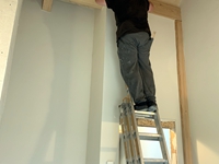 Am 10. Mai: Restarbeiten in luftiger Höhe