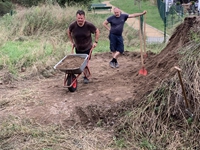  Mit Andrejs tatkräftiger Hilfe