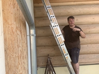 Auch die hintere Hauswand muss noch gestrichen werden